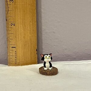 Disney Black and White Cat Figaro from Pinocchio